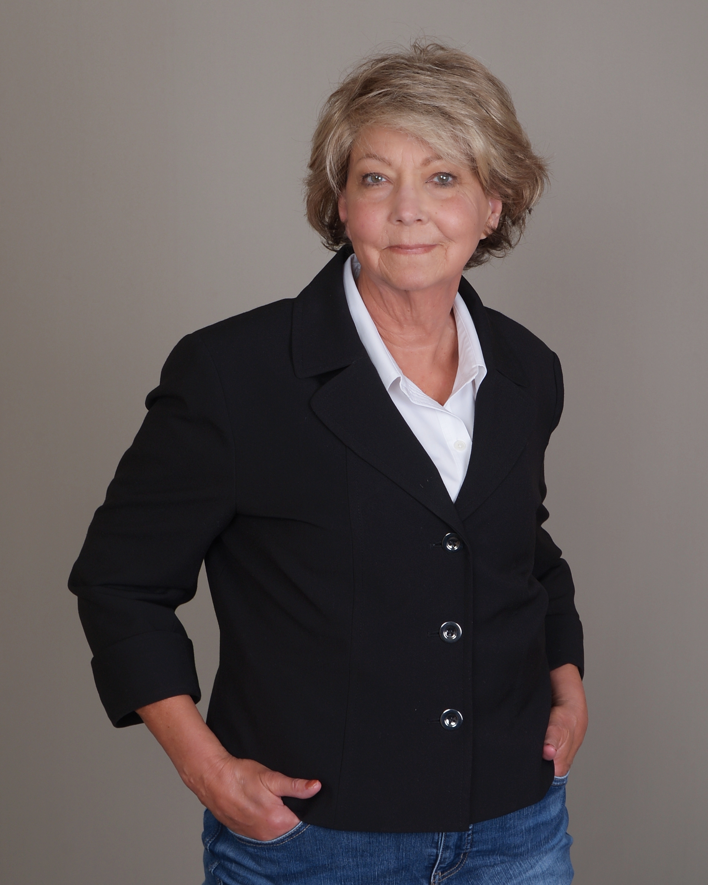 Photo of Author Pam Crawford